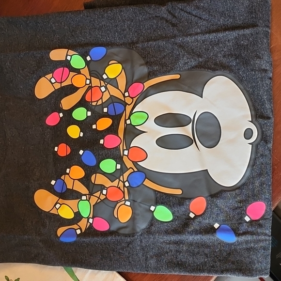 Mens Disney Mickey Mouse christmas shirt new - Picture 2 of 3